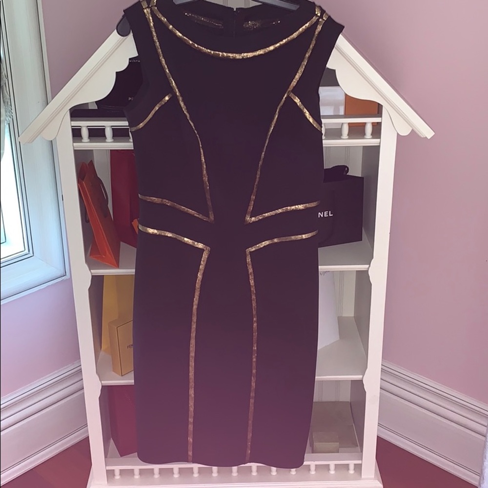 Tadashi shoji